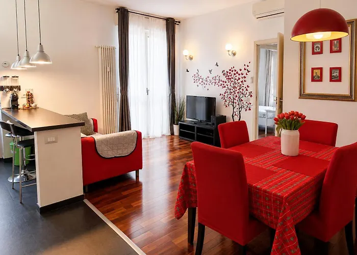 Red Suite In With Free Parking